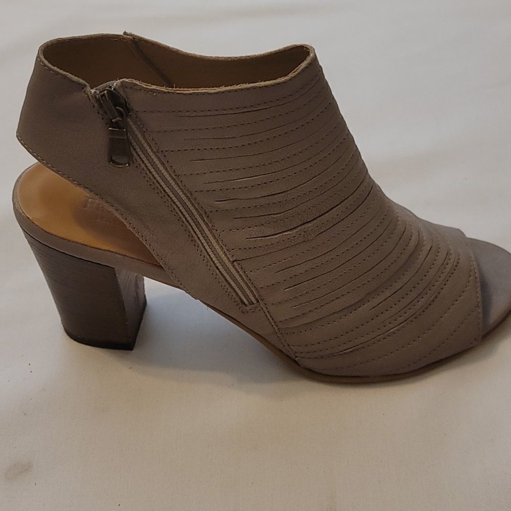 Fabianelli Made in‎ Italy leather open toe heels size 39